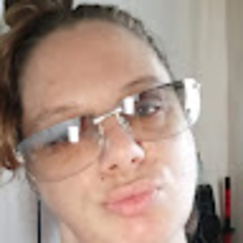 Meet your Posher, Angie